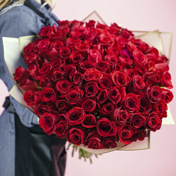 100 red roses bouquet online