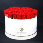 box_of_red_roses_in_white_box