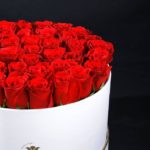 box_of_red_roses_in_white_box_1_