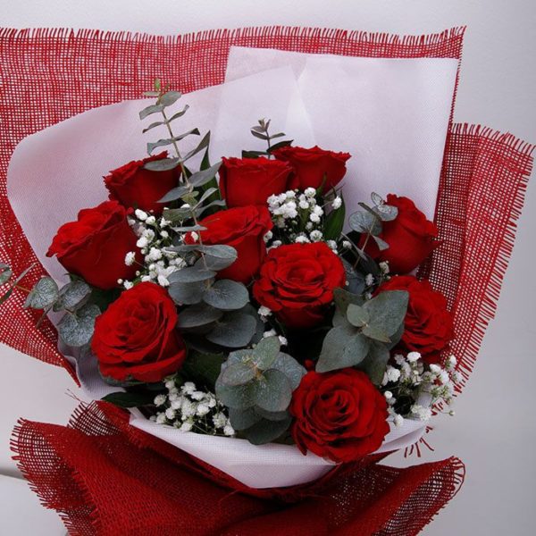 bouquet of 10 red roses