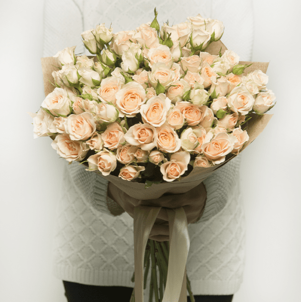 Charming Hand Bouquet Online