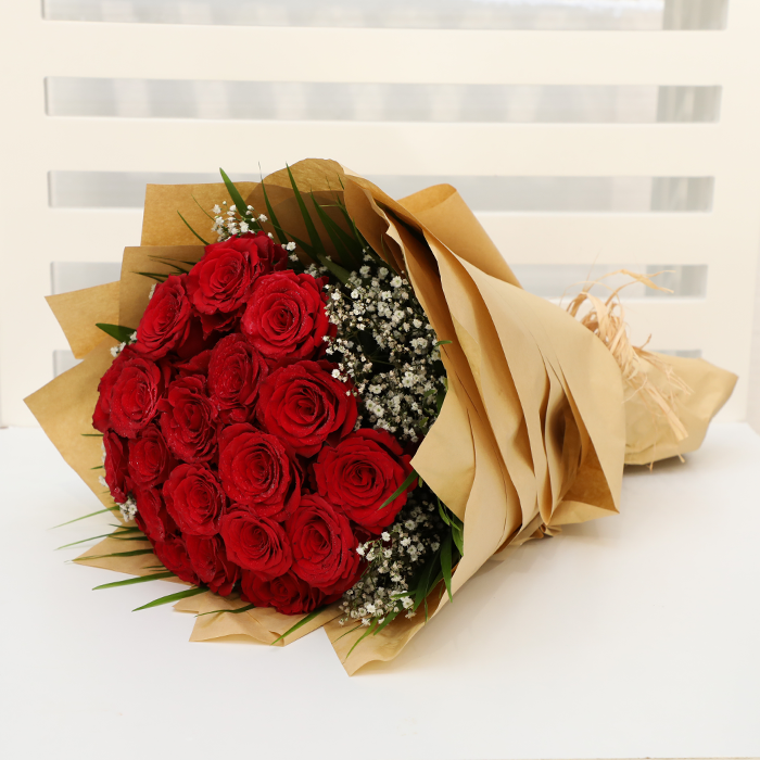 Charming Hand Bouquet Of Red Roses Delivery Online | BTF