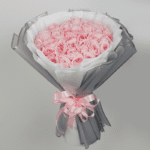 hand_bouquet_of_charismatic_pink_roses