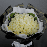 hand_bouquet_of_white_roses2