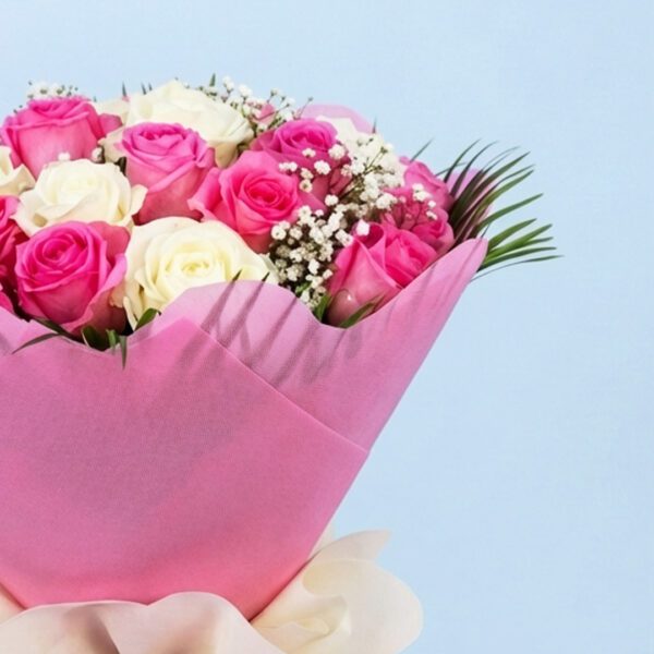 white-and-pink-rose-bouquet-25-03