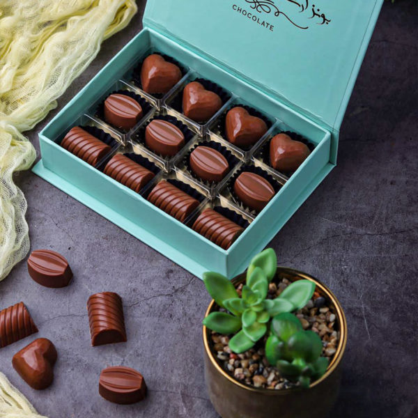 box of 12 Cacao Chocolate bonbons