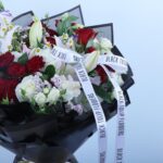 02-Bouquet of Roses & Casablanca Lilies