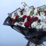 03-Bouquet of Roses & Casablanca Lilies