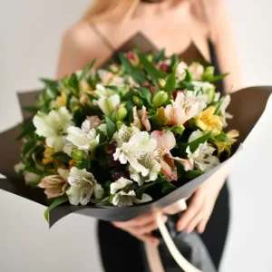 This gorgeous Alstroemeria Bouquet, also known as Peruvian Lilies, some flowers may arrive in bud to reveal their colorful blossoms and ensure longevity.
