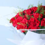 20-red-roses-thalaspi-valentines-bouquet_04