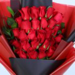 25-red-roses-bouquet-with-ruscus_02