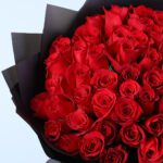 50-red-roses-luxury-bouquet_03