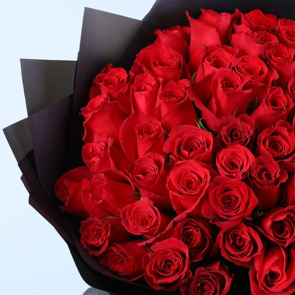 50-red-roses-luxury-bouquet_03