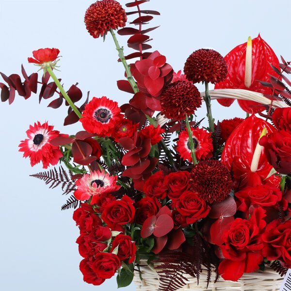 red-roses-anthurium-gerbera-wicker-basket_03