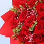 15-red-roses-gypso-hypericum_04
