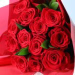 red-velvet-crush-roses-ruscus-greenery_02