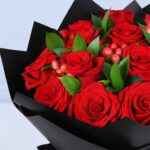 valentine-12-red-roses-hypericum-ruscus-arrangement_03