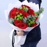 valentine-red-roses-green-chrysanthemum-bouquet