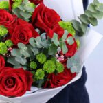 valentine-red-roses-green-chrysanthemum-bouquet_03