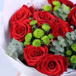 valentine-red-roses-green-chrysanthemum-bouquet_04
